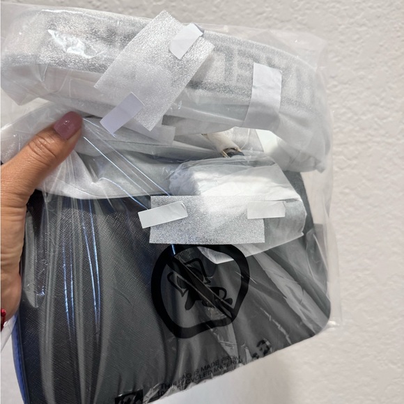 Michael Kors Jet Set Logo Crossbody Bag with Case for Apple Airpods Pro® - Picture 6 of 7